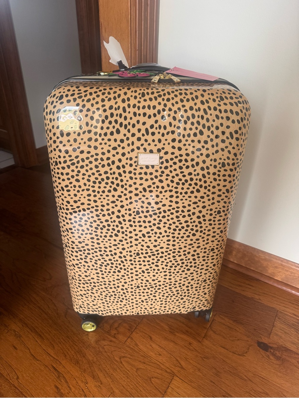 BETSEY JOHNSON “MARKET DOT” COLLECTION HARD SIDE CAMEL/ BLACK ROLLING LUGGAGE